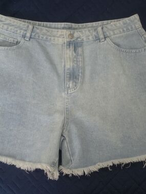 Light Blue Denim Women's Frayed Hem Shorts